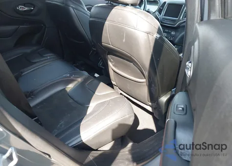 2019 Jeep Cherokee Trailhawk 4X4 from USA, damaged, VIN 1C4PJMBX2KD437779